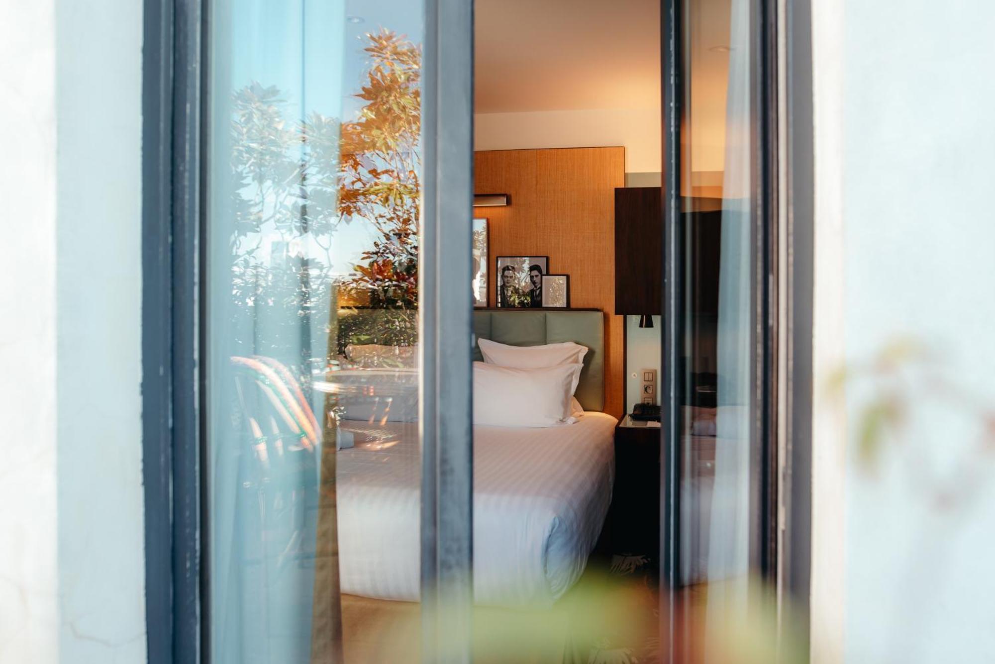 Suite Terrace pool access